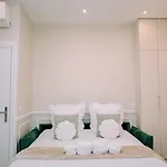 4p-1br - Eiffel Tower View - Fully Renovated - A-c