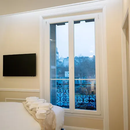 4p-1br - Eiffel Tower View - Fully Renovated - A-c * Paris