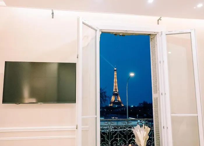 4p-1br - Eiffel Tower View - Fully Renovated - A-c