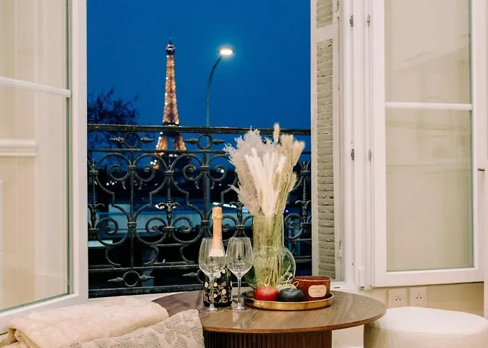4p-1br - Eiffel Tower View - Fully Renovated - A-c Paris