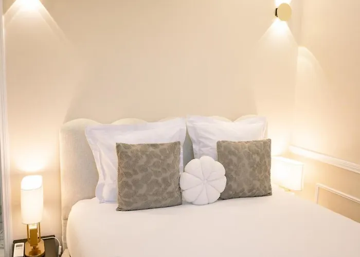 4p-1br - Eiffel Tower View - Fully Renovated - A-c