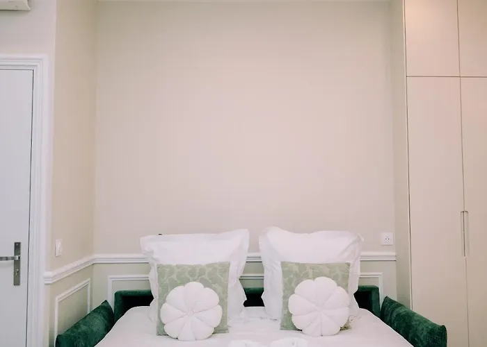 4p-1br - Eiffel Tower View - Fully Renovated - A-c