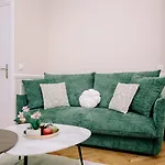 4p-1br - Eiffel Tower View - Fully Renovated - A-c パリ