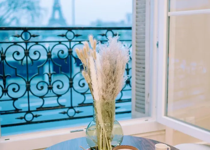 Apartmán 4p-1br - Eiffel Tower View - Fully Renovated - A-c *